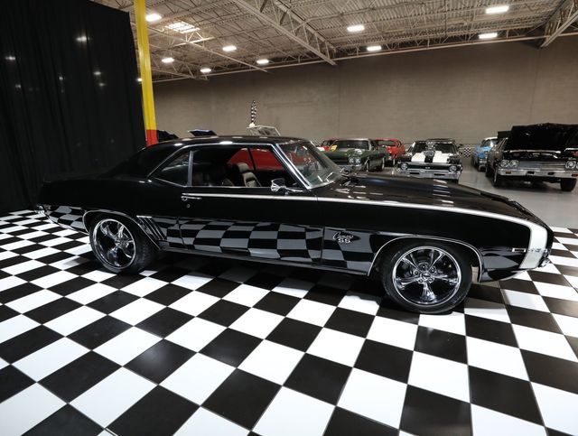 1969 Chevrolet Camaro PRO TOURING RESTOMOD 454-AC - 23044809 - 18