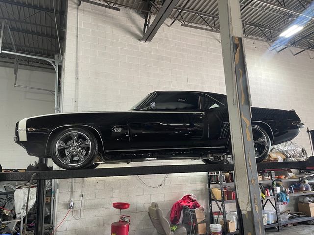 1969 Chevrolet Camaro PRO TOURING RESTOMOD 454-AC - 23044809 - 85