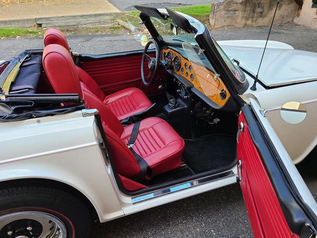 1969 Triumph TR-6  - 21161207 - 17