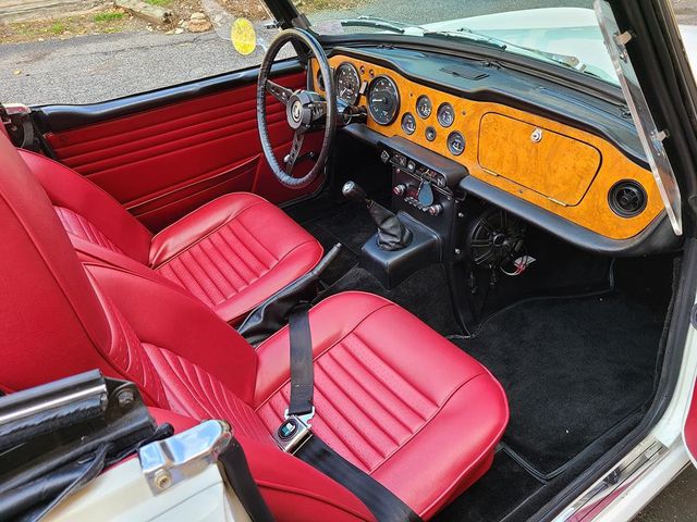 1969 Triumph TR-6  - 21161207 - 18
