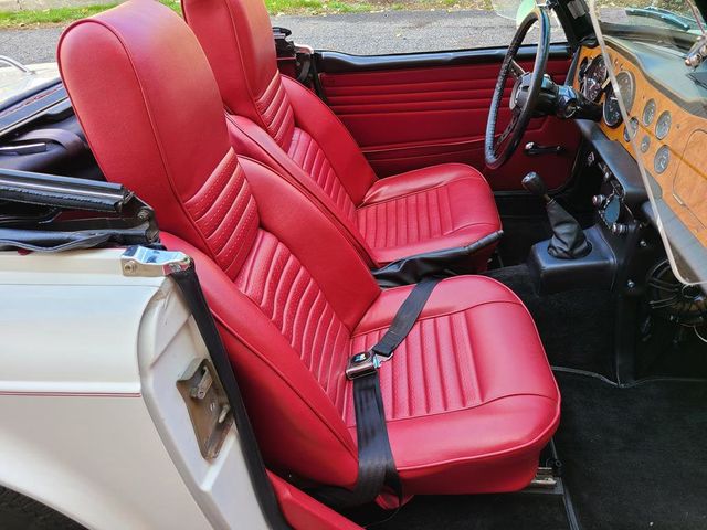 1969 Triumph TR-6  - 21161207 - 24
