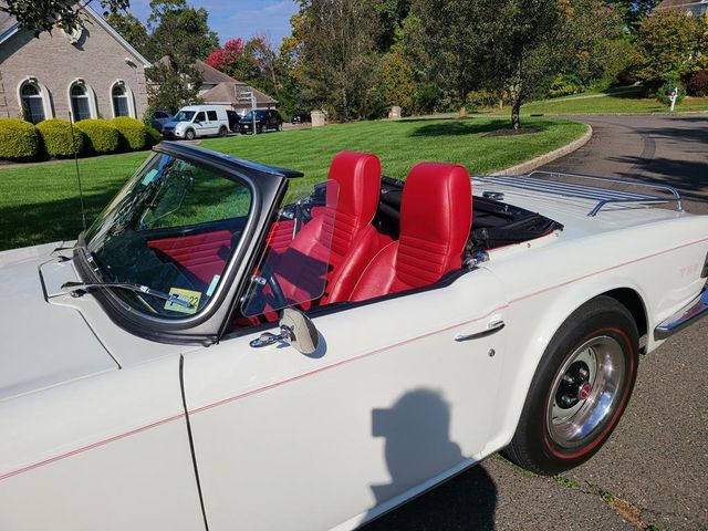 1969 Triumph TR-6  - 21161207 - 2
