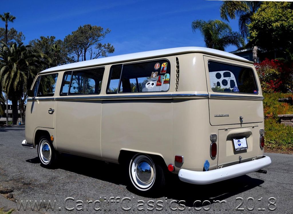 1969 Volkswagen Bus  - 17417755 - 30