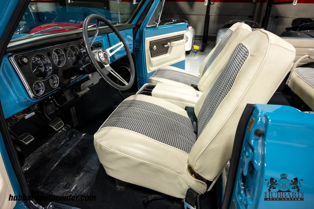 1970 Chevrolet K5 Blazer  - 22951903 - 17