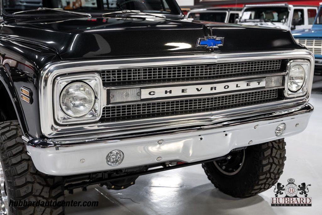 1970 Chevrolet Suburban  - 22977504 - 14