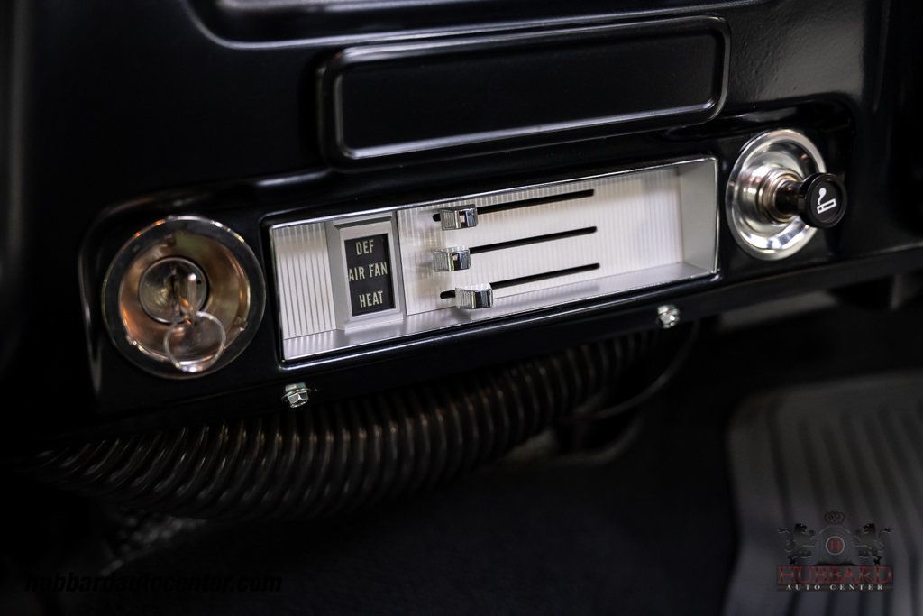 1970 Chevrolet Suburban  - 22977504 - 19