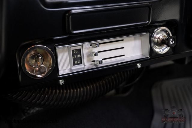 1970 Chevrolet Suburban  - 22977504 - 19