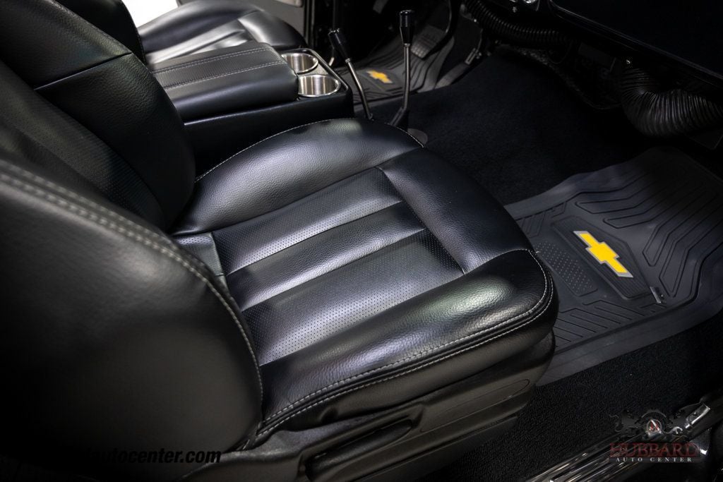 1970 Chevrolet Suburban  - 22977504 - 23