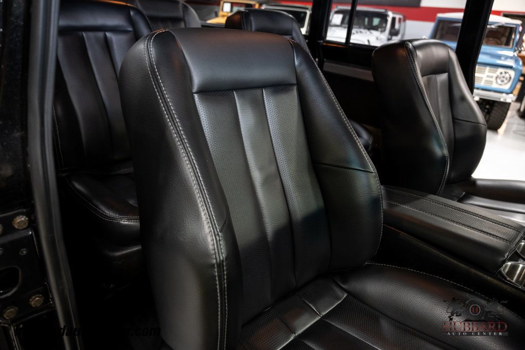 1970 Chevrolet Suburban  - 22977504 - 24