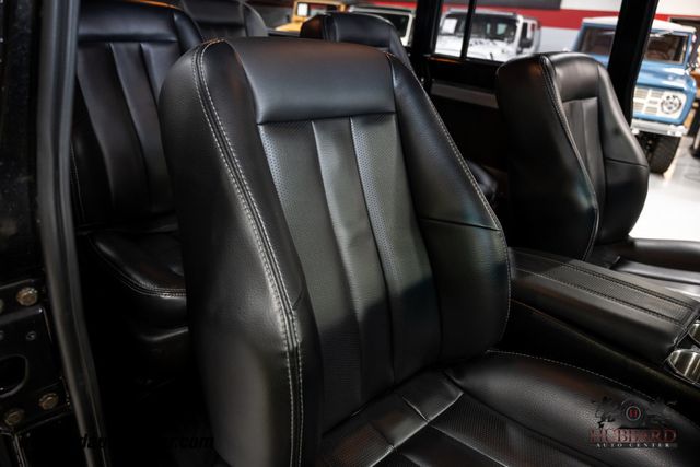 1970 Chevrolet Suburban  - 22977504 - 24