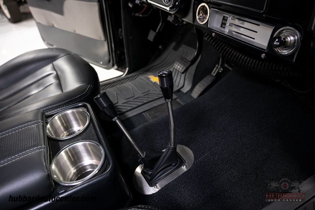 1970 Chevrolet Suburban  - 22977504 - 25