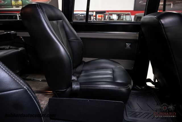 1970 Chevrolet Suburban  - 22977504 - 28