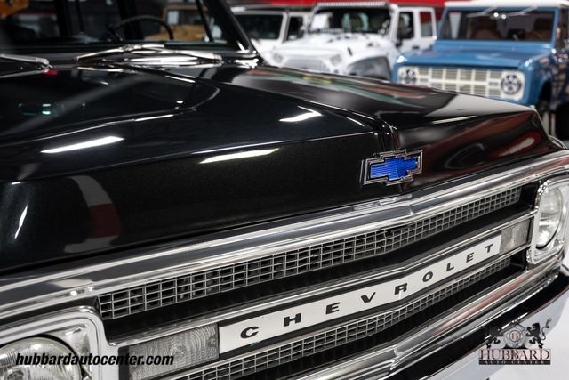 1970 Chevrolet Suburban  - 22977504 - 32