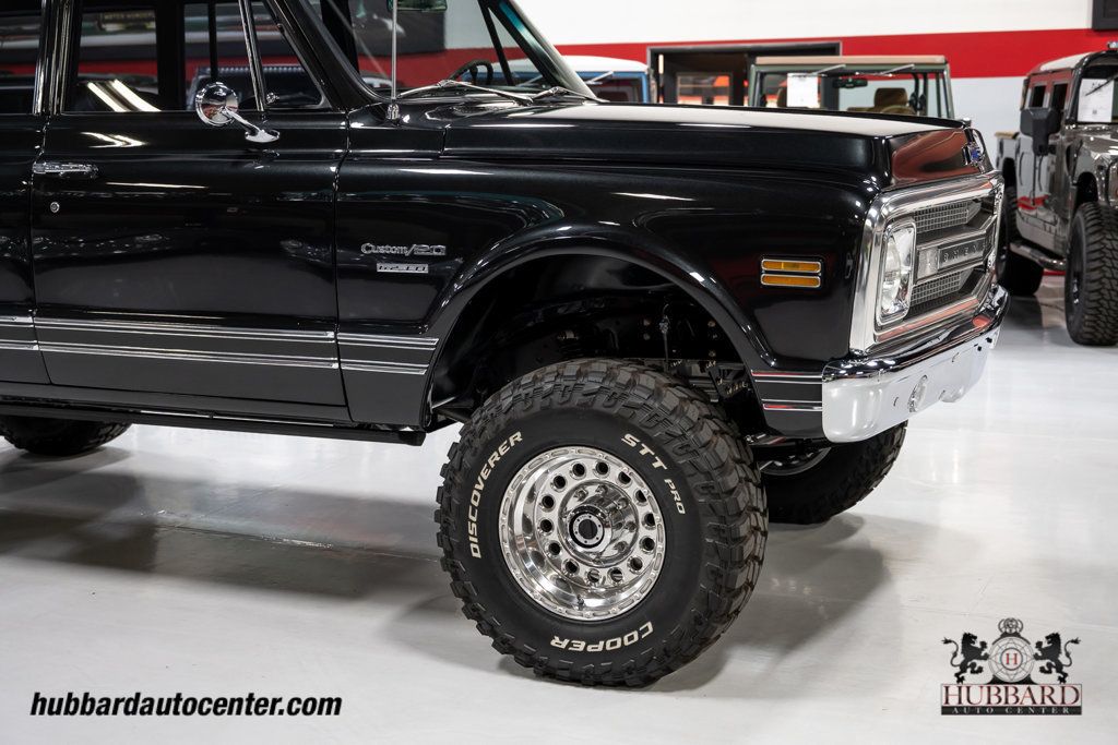 1970 Chevrolet Suburban  - 22977504 - 34