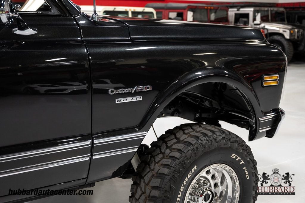 1970 Chevrolet Suburban  - 22977504 - 35