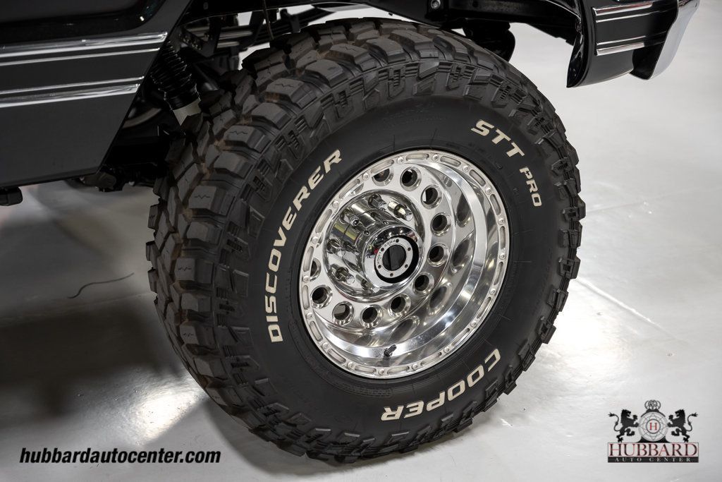 1970 Chevrolet Suburban  - 22977504 - 36