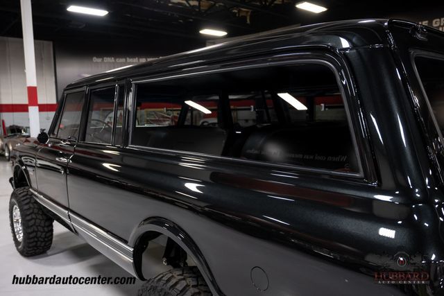 1970 Chevrolet Suburban  - 22977504 - 54
