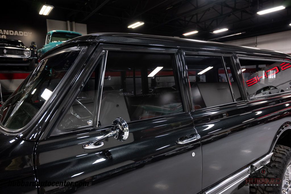 1970 Chevrolet Suburban  - 22977504 - 56