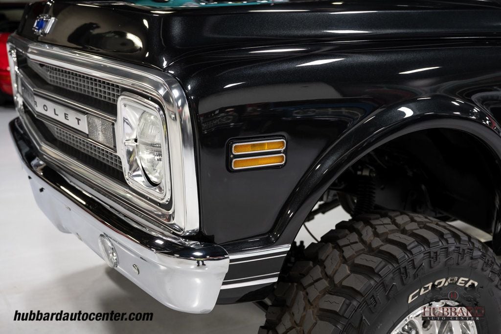 1970 Chevrolet Suburban  - 22977504 - 61