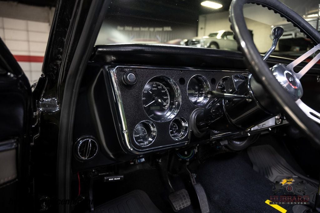 1970 Chevrolet Suburban  - 22977504 - 63