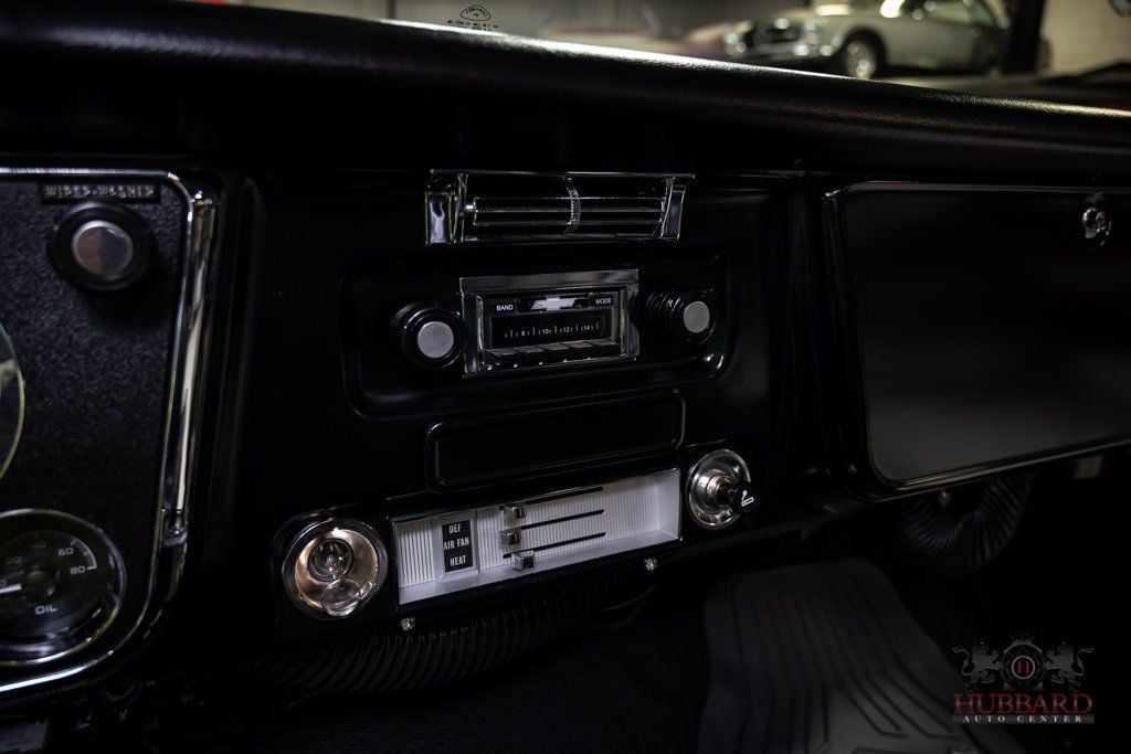 1970 Chevrolet Suburban  - 22977504 - 65