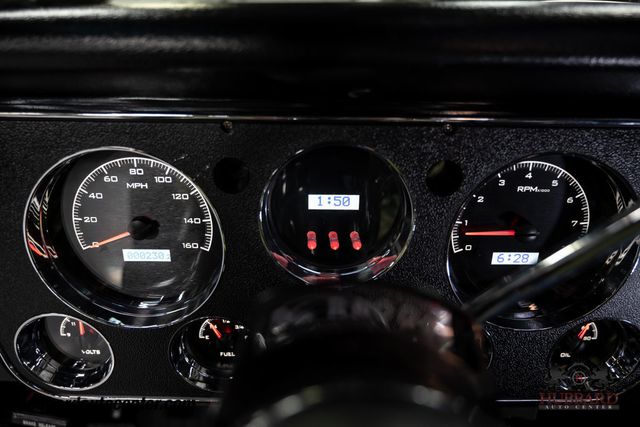 1970 Chevrolet Suburban  - 22977504 - 68