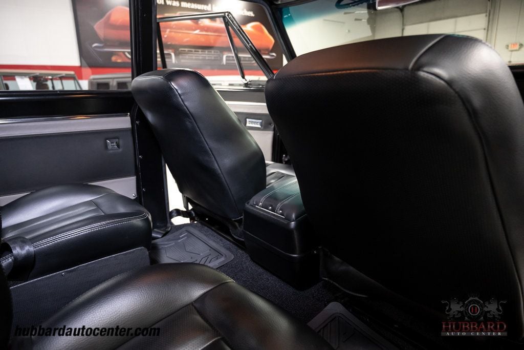 1970 Chevrolet Suburban  - 22977504 - 72