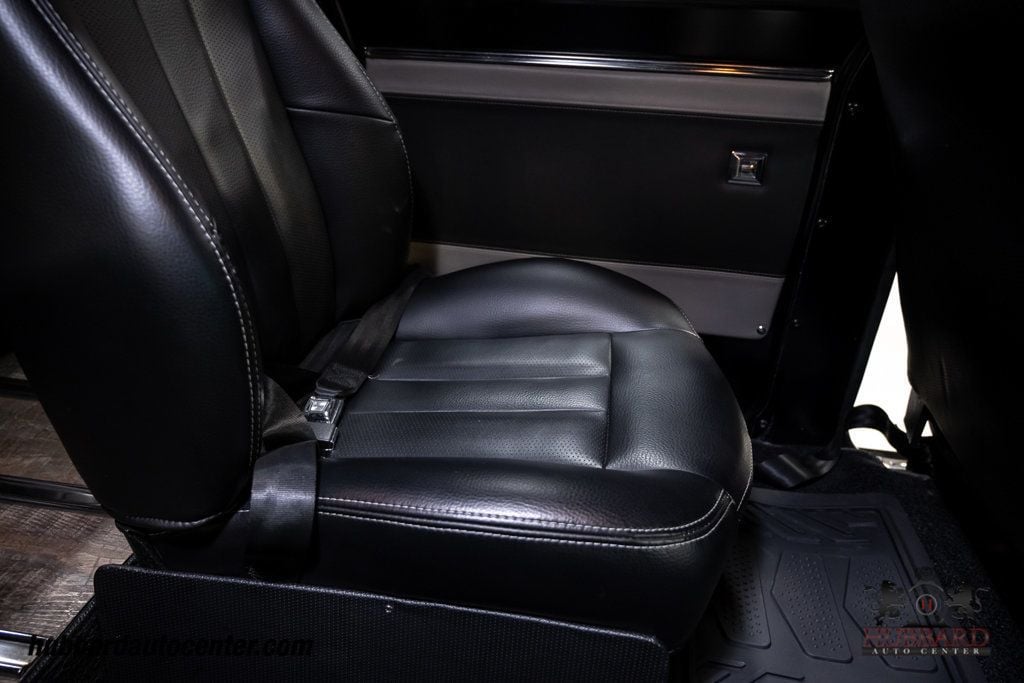 1970 Chevrolet Suburban  - 22977504 - 74