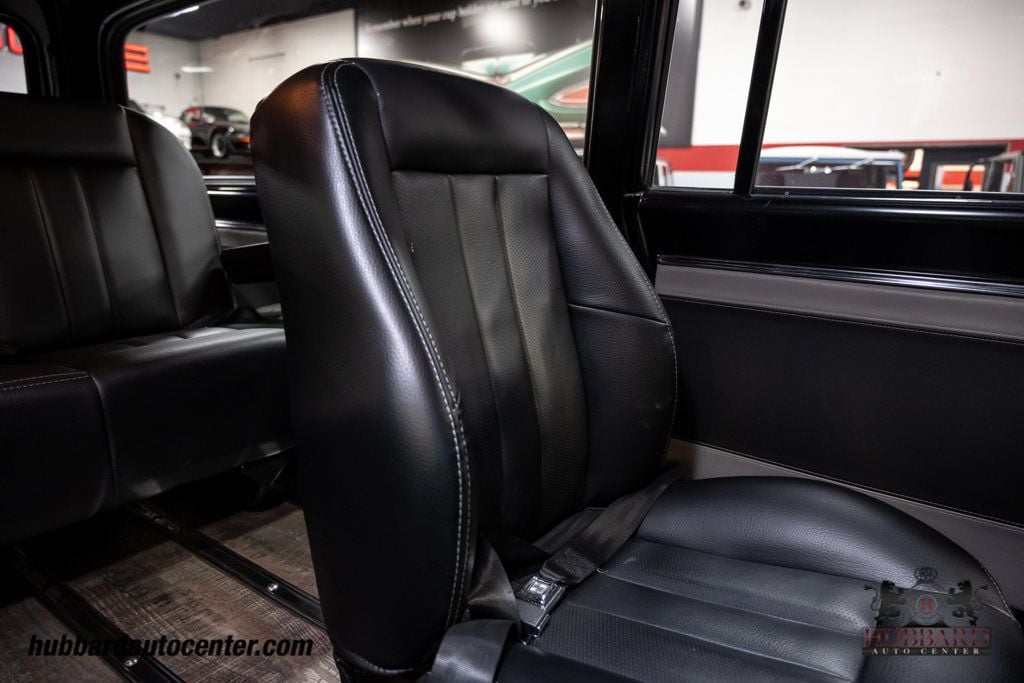 1970 Chevrolet Suburban  - 22977504 - 75