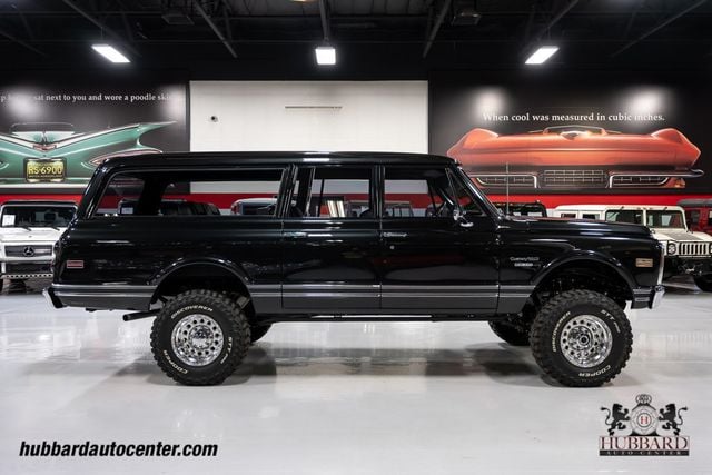 1970 Chevrolet Suburban  - 22977504 - 8