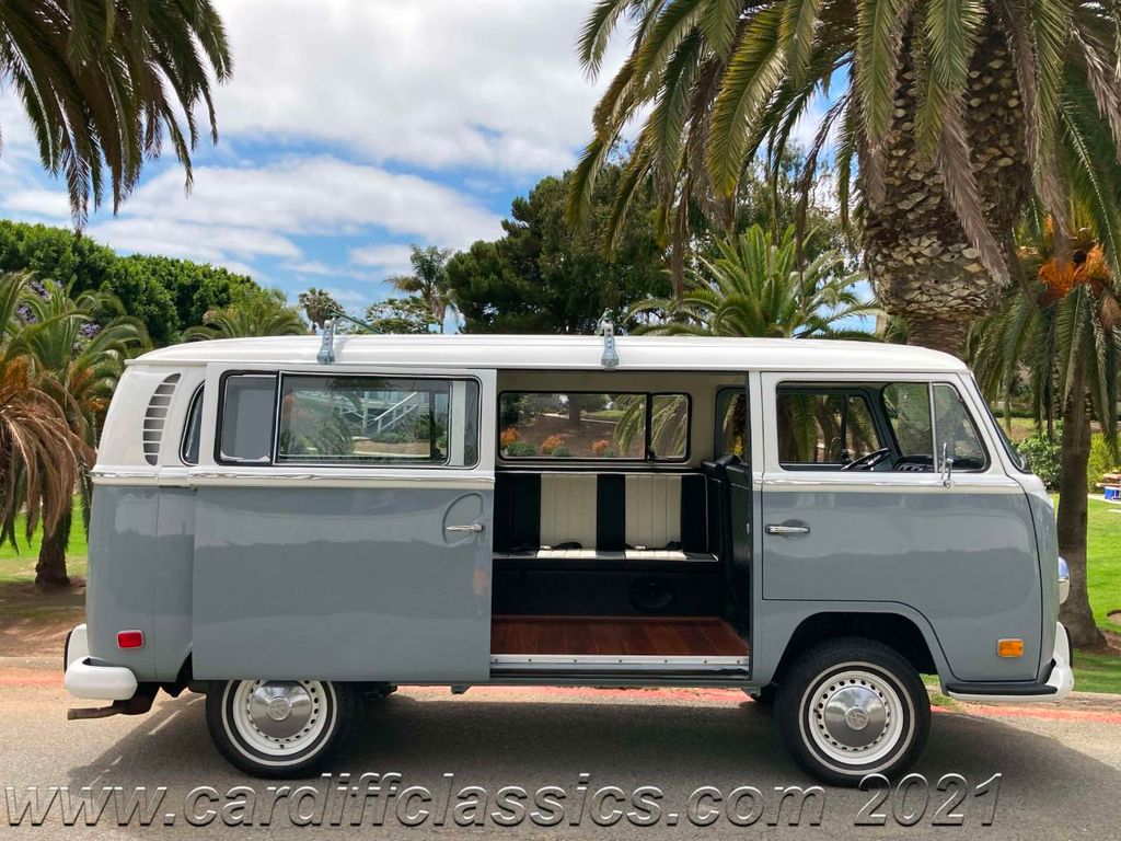 1971 Volkswagen Bus  - 20866246 - 15