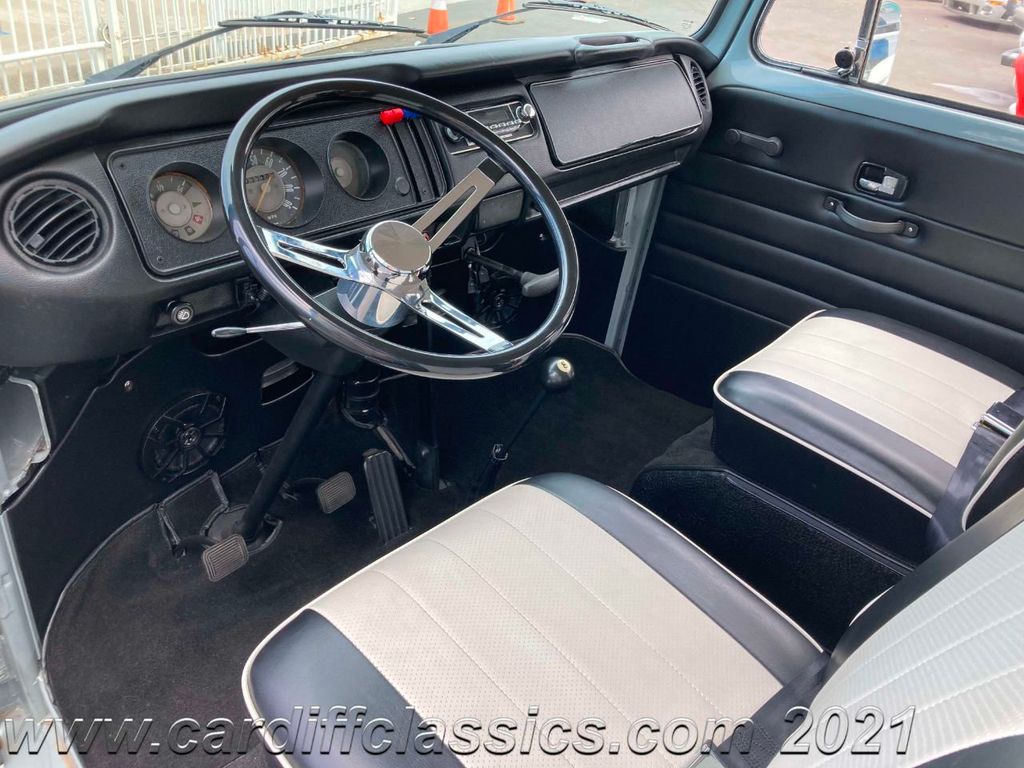 1971 Volkswagen Bus  - 20866246 - 1