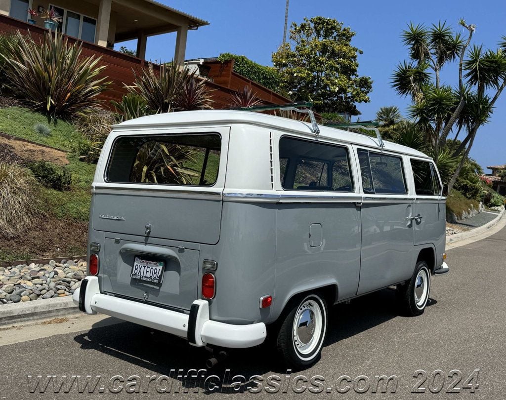 1971 Volkswagen Bus  - 22457681 - 24