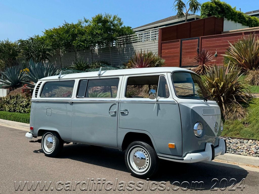 1971 Volkswagen Bus  - 22457681 - 25