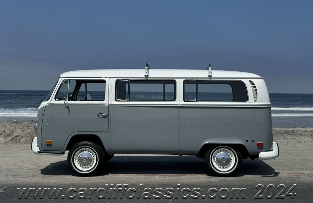 1971 Volkswagen Bus  - 22457681 - 37