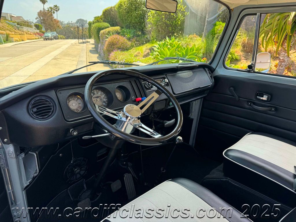 1971 Volkswagen Bus  - 22457681 - 95