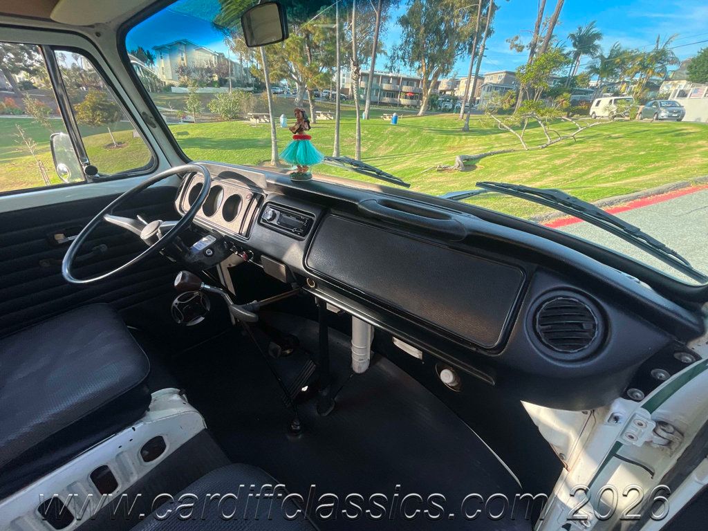 1971 Volkswagen Westfalia Pop Up  - 22927707 - 1