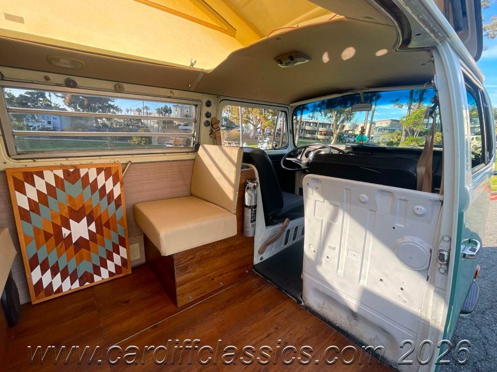 1971 Volkswagen Westfalia Pop Up  - 22927707 - 3