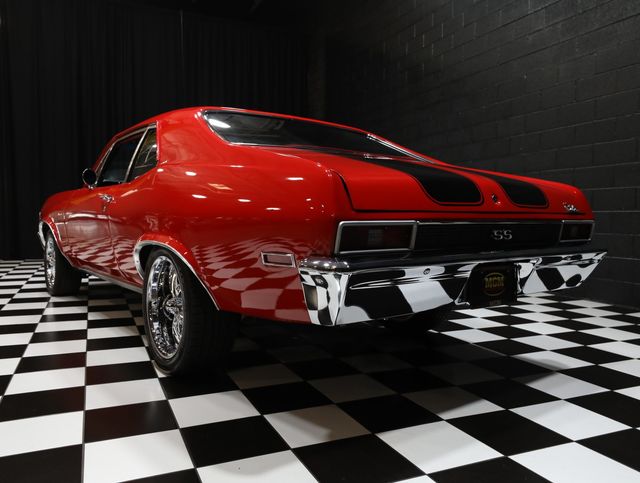 1972 Chevrolet Nova BLACK RACING STRIPES - 4 Speed - 23056673 - 25