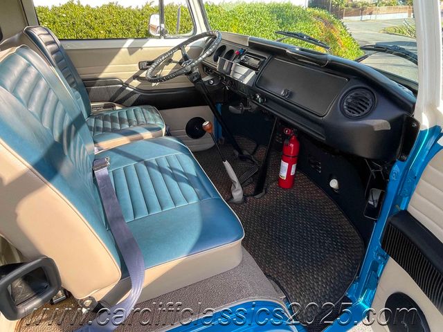 1972 Volkswagen Bay Window Bus  - 22819640 - 10