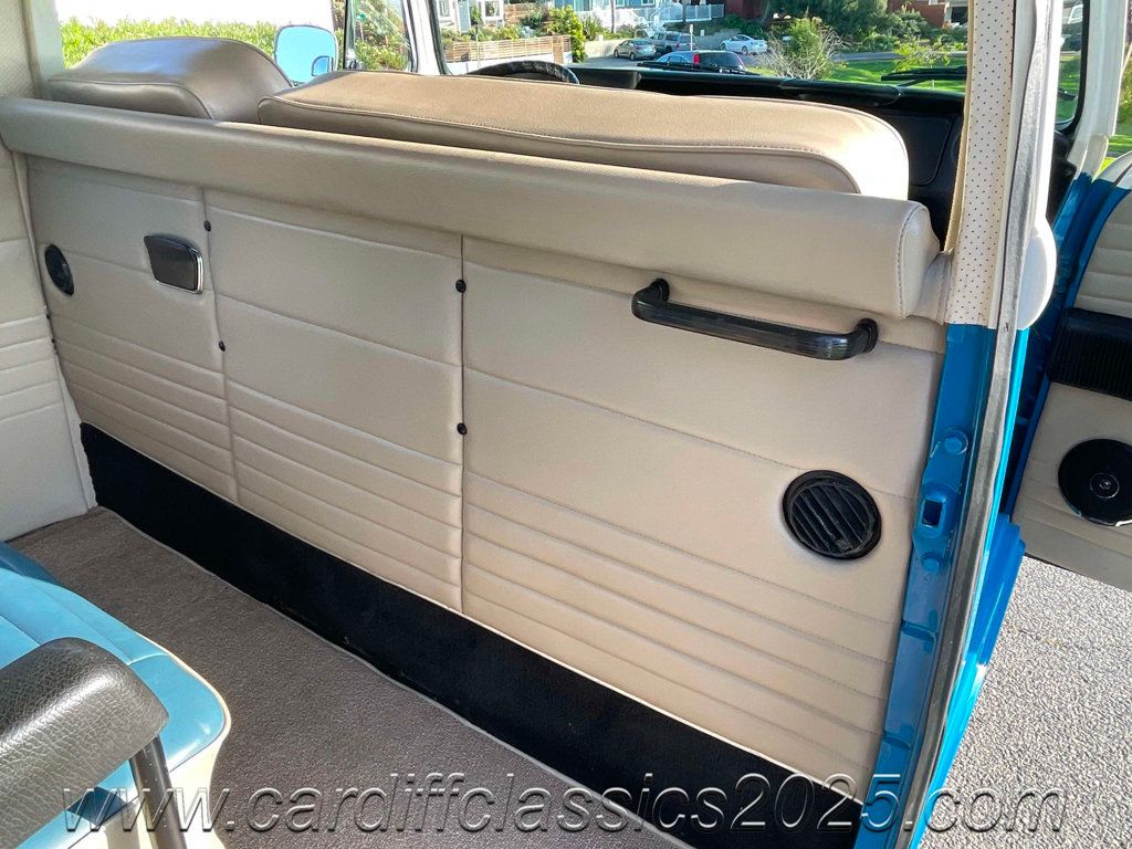 1972 Volkswagen Bay Window Bus  - 22819640 - 11
