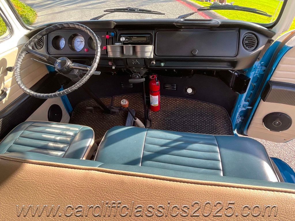 1972 Volkswagen Bay Window Bus  - 22819640 - 14