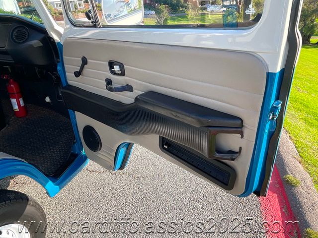 1972 Volkswagen Bay Window Bus  - 22819640 - 25