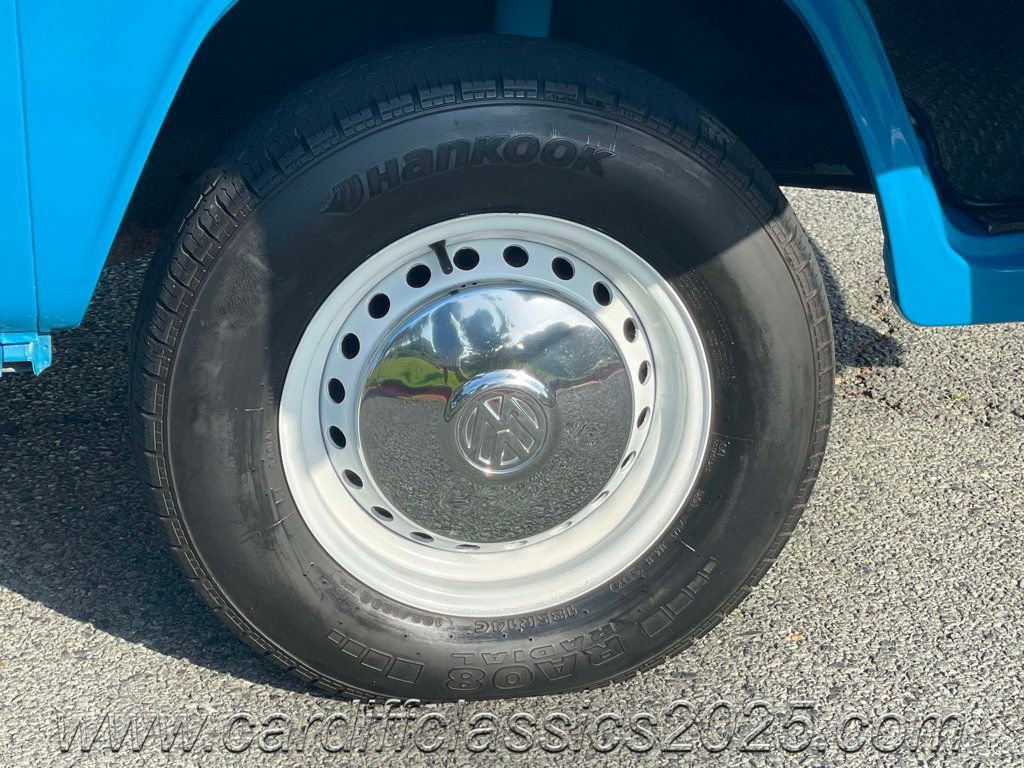 1972 Volkswagen Bay Window Bus  - 22819640 - 26