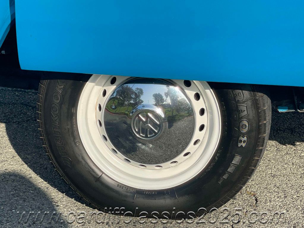1972 Volkswagen Bay Window Bus  - 22819640 - 27