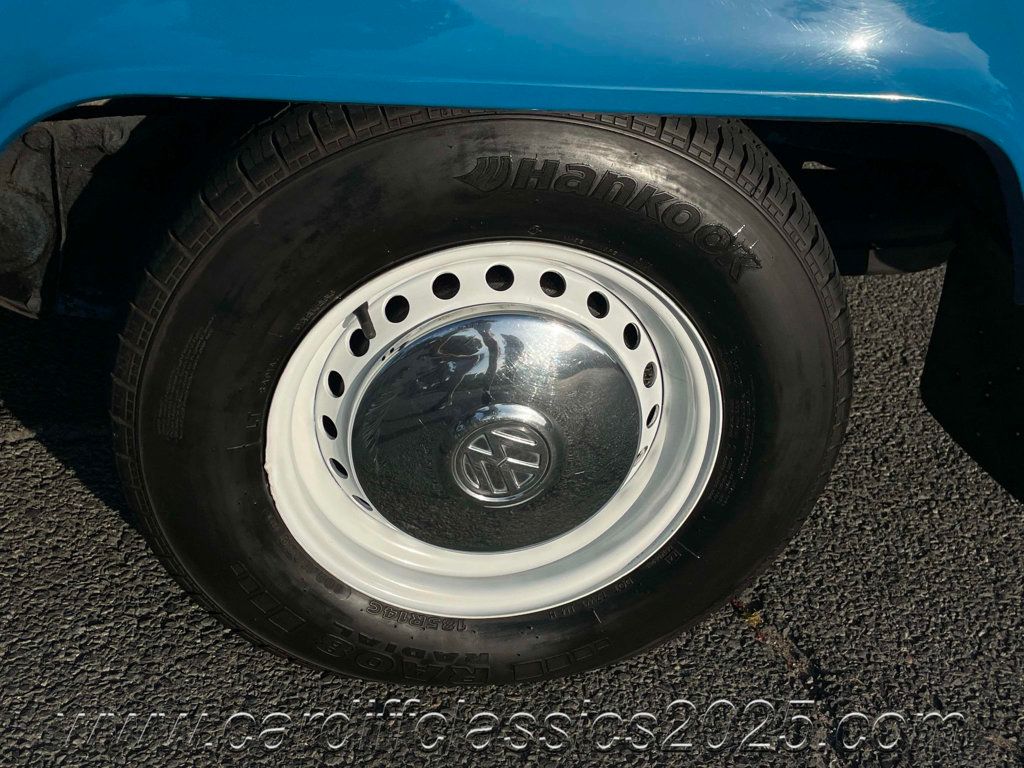 1972 Volkswagen Bay Window Bus  - 22819640 - 29