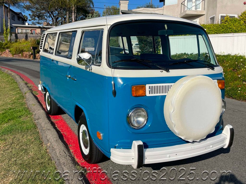 1972 Volkswagen Bay Window Bus  - 22819640 - 37