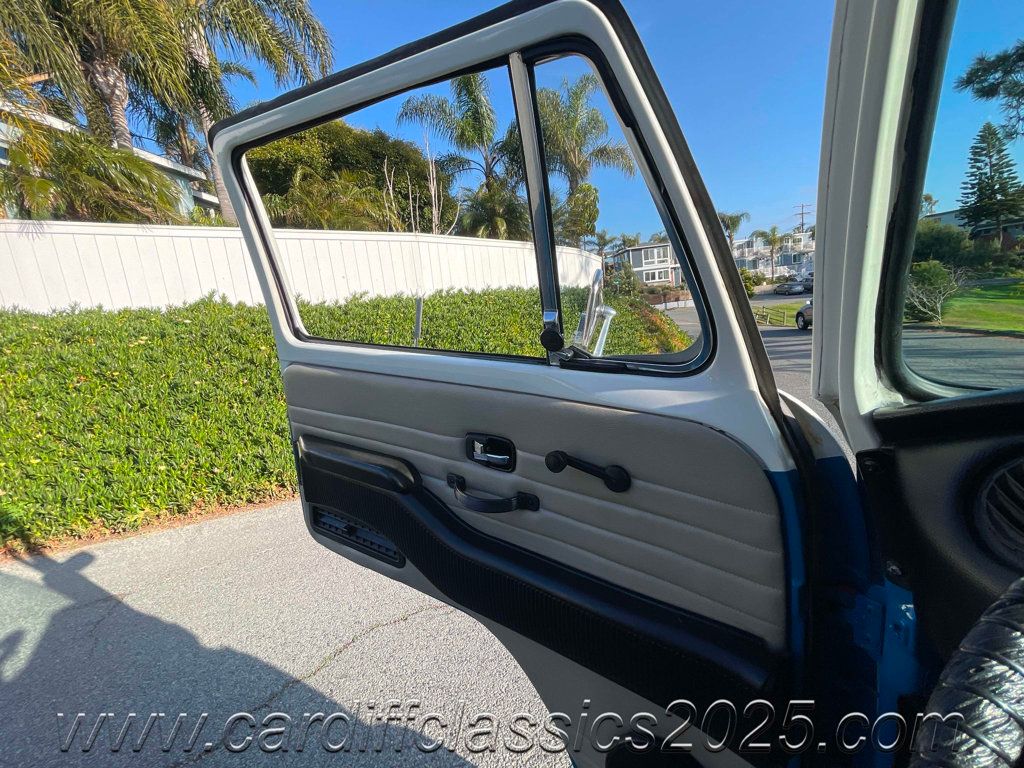 1972 Volkswagen Bay Window Bus  - 22819640 - 60