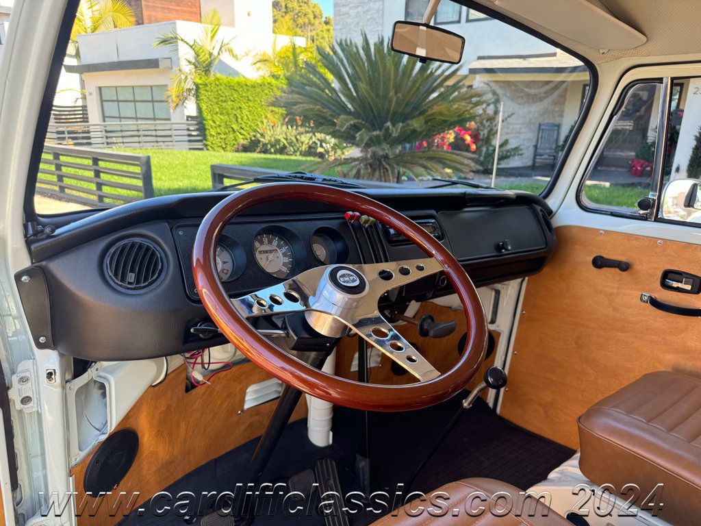 1972 Volkswagen Bus  - 22672966 - 1