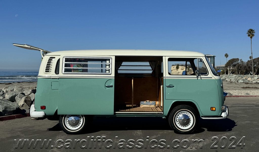 1972 Volkswagen Bus  - 22672966 - 3